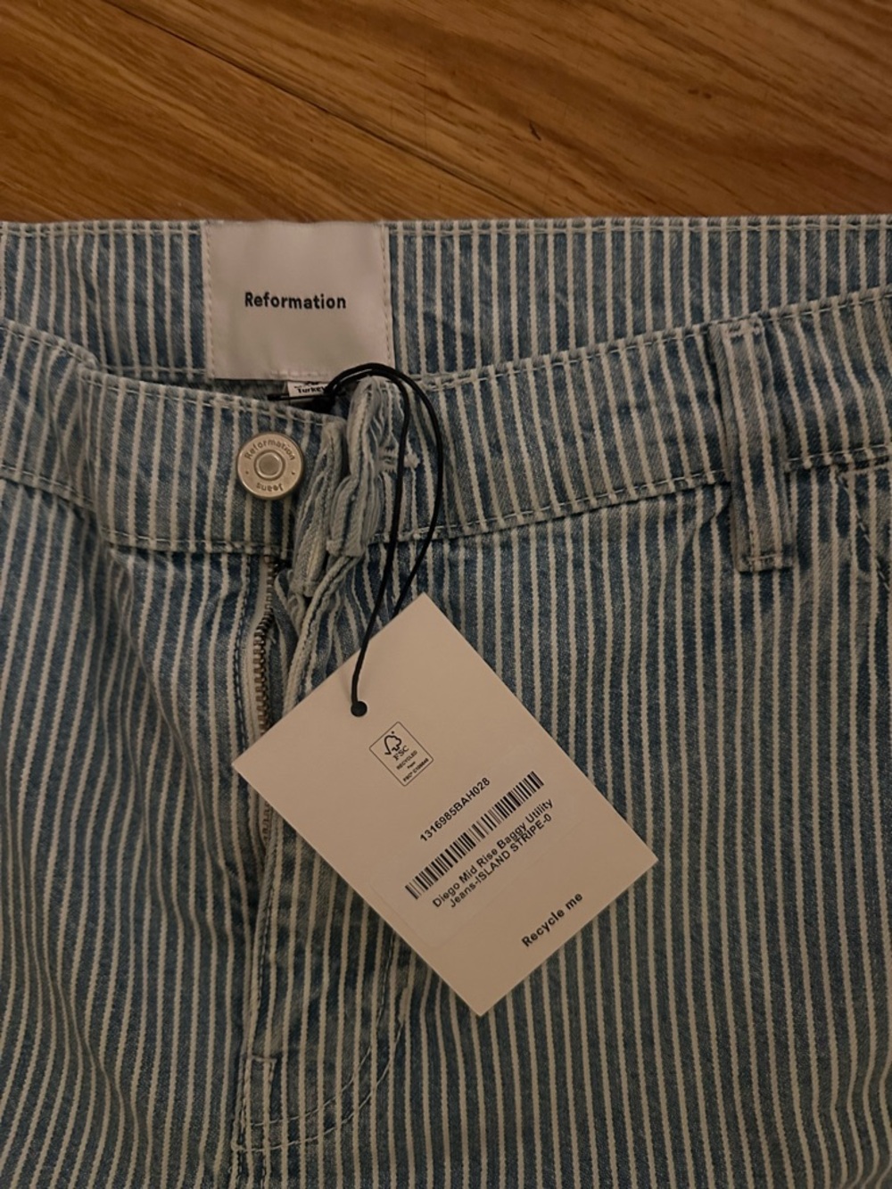 NWT Reformation Diego Mid Rise Baggy Utility Jeans in Island Stripe - Picture 8 of 13